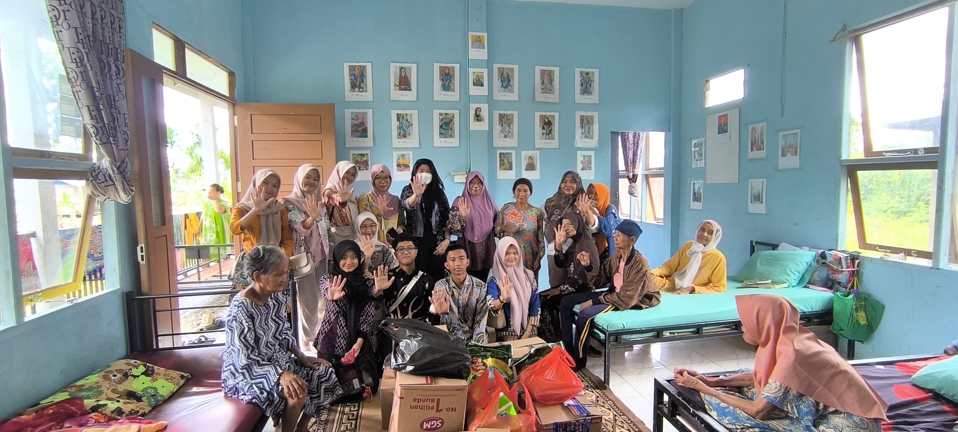 Forum Anak Inhil Hadirkan Kebahagiaan untuk Lansia Panti Bhakti