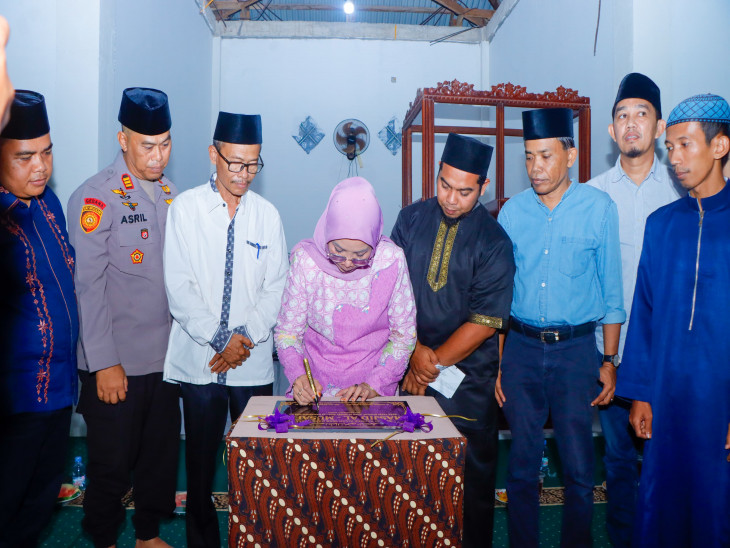 Wabup Kampar Resmikan Masjid Al Musafir Desa Tarai Bangun