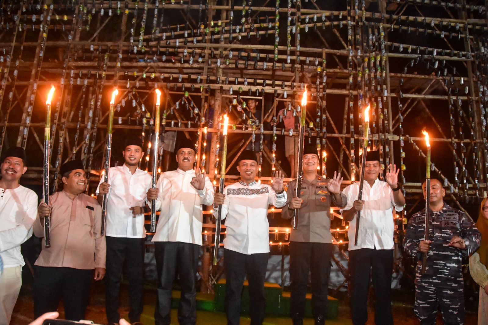 Lestarikan Khazanah 27 Likur, Bupati Bengkalis Resmikan Festival Lampu Colok 2025