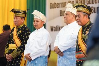 Gubri dan Wagubri Terima Tepuk Tepung Tawar