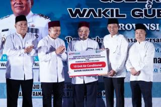 Gubri Abdul Wahid Salurkan Bantuan CSR BRK Syariah, Tingkatkan Kenyamanan Jamaah Beribadah