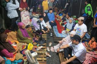 Walikota Pekanbaru Bersama Wakapolda Riau Tinjau Korban Banjir di Rumbai