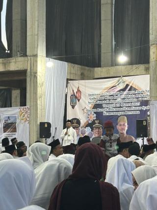 Gubri Abdul Wahid Safari Ramadan ke Masjid Jamiatussholihin Pekanbaru