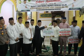 Giat Safari Ramadhan, Bupati Rohil Tinjau BBI Kecamatan Rantau Kopar