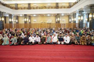 Rumah Sakit Awal Bros Kota Dumai Menyalurkan Zakat Untuk 1700 Masyarakat