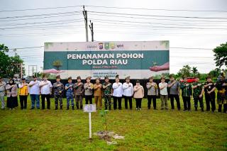 Bupati Bengkalis Ikuti Kegiatan Penanaman 10.000 Pohon
