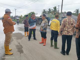 Atasi Banjir, Bupati Rohil Tinjau Tiga Titik Normalisasi Parit Pembuangan AirÂ 