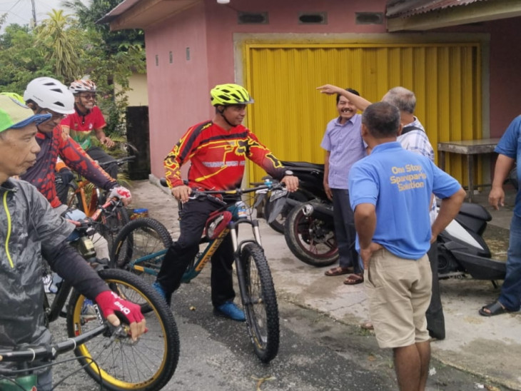 Bupati Kampar Bersepeda Bersama KOSEKA, Ajak Masyarakat Hidup Sehat