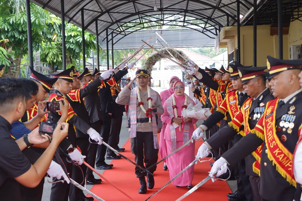 Sertijab Kapolres Kampar: AKBP Ronald Sumaja Pamit, AKBP Mihardi Siap Lanjutkan Tugas