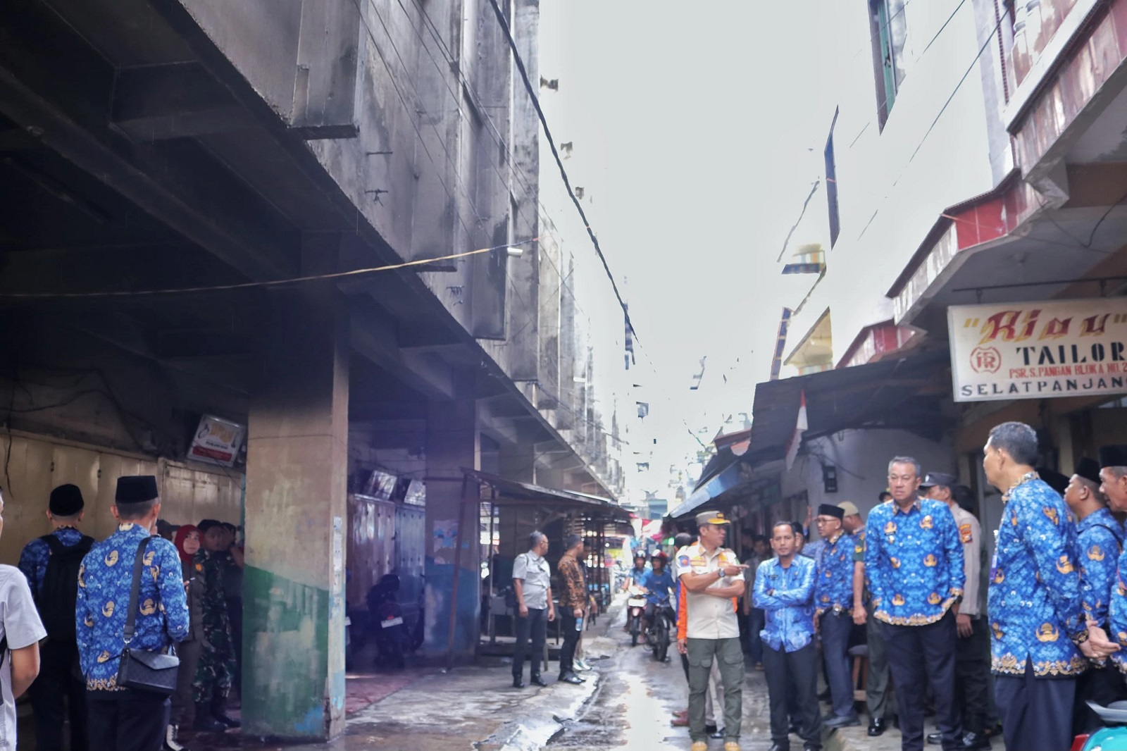 Wakil Bupati Kepulauan Meranti Tinjau Lokasi Kebakaran di Pasar Sandang Pangan