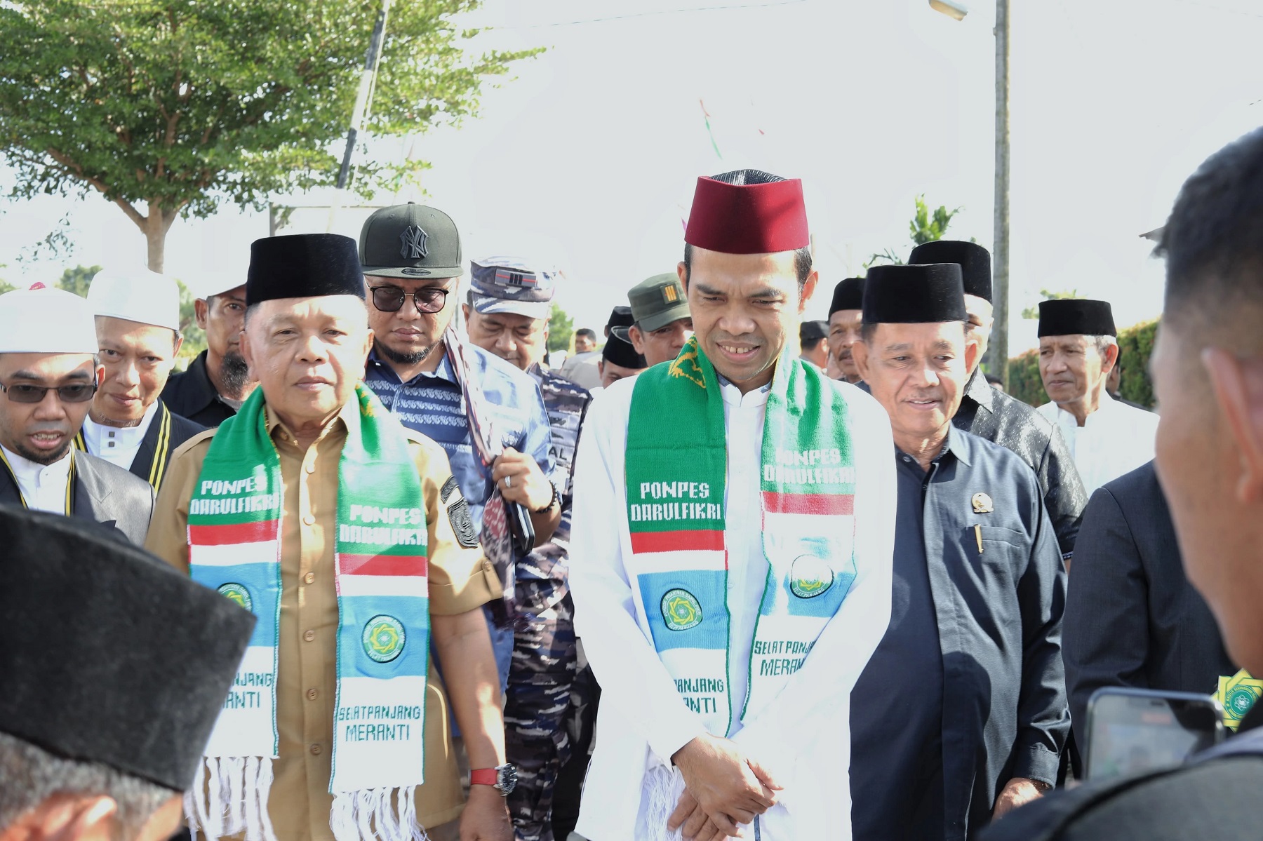 Bersama UAS, Bupati Asmar Hadiri Wisuda Tahfidz dan Naflah Akhirussanah Ponpes Darul Fikri