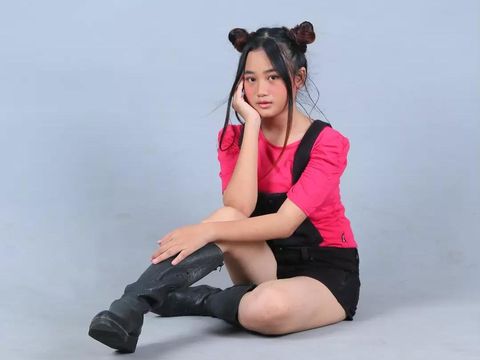 Potret Aura Cinta, Remaja yang Viral Kritik Kebijakan Dedi Mulyadi