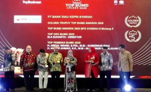 BPD Riau Kepri Syariah Raih Top BUMD Awards 2025 Bintang 5