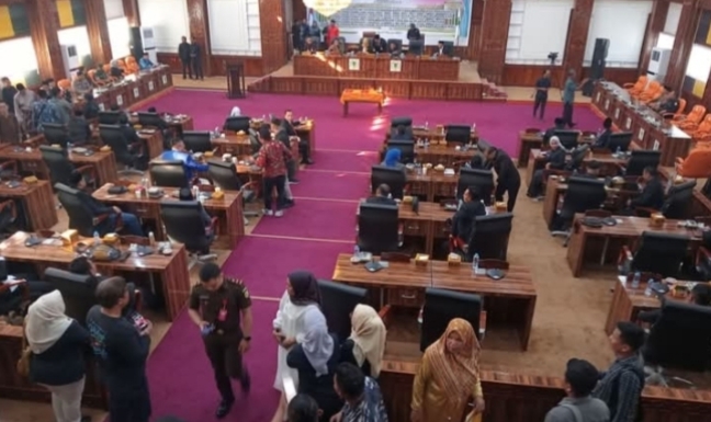 Minimnya Anggota DPRD Hadir, Jadi Penyebab Pengesahan APBD Rohil 2025 Molor