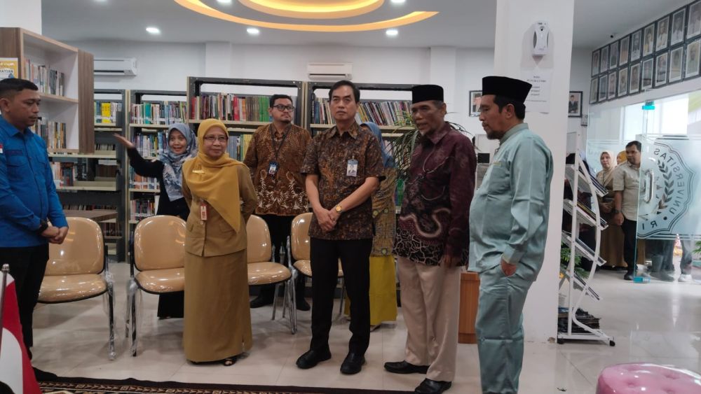 Perpustakaan Baru Resmi Beroperasi, Ini Pesan Penting Rektor UMRI