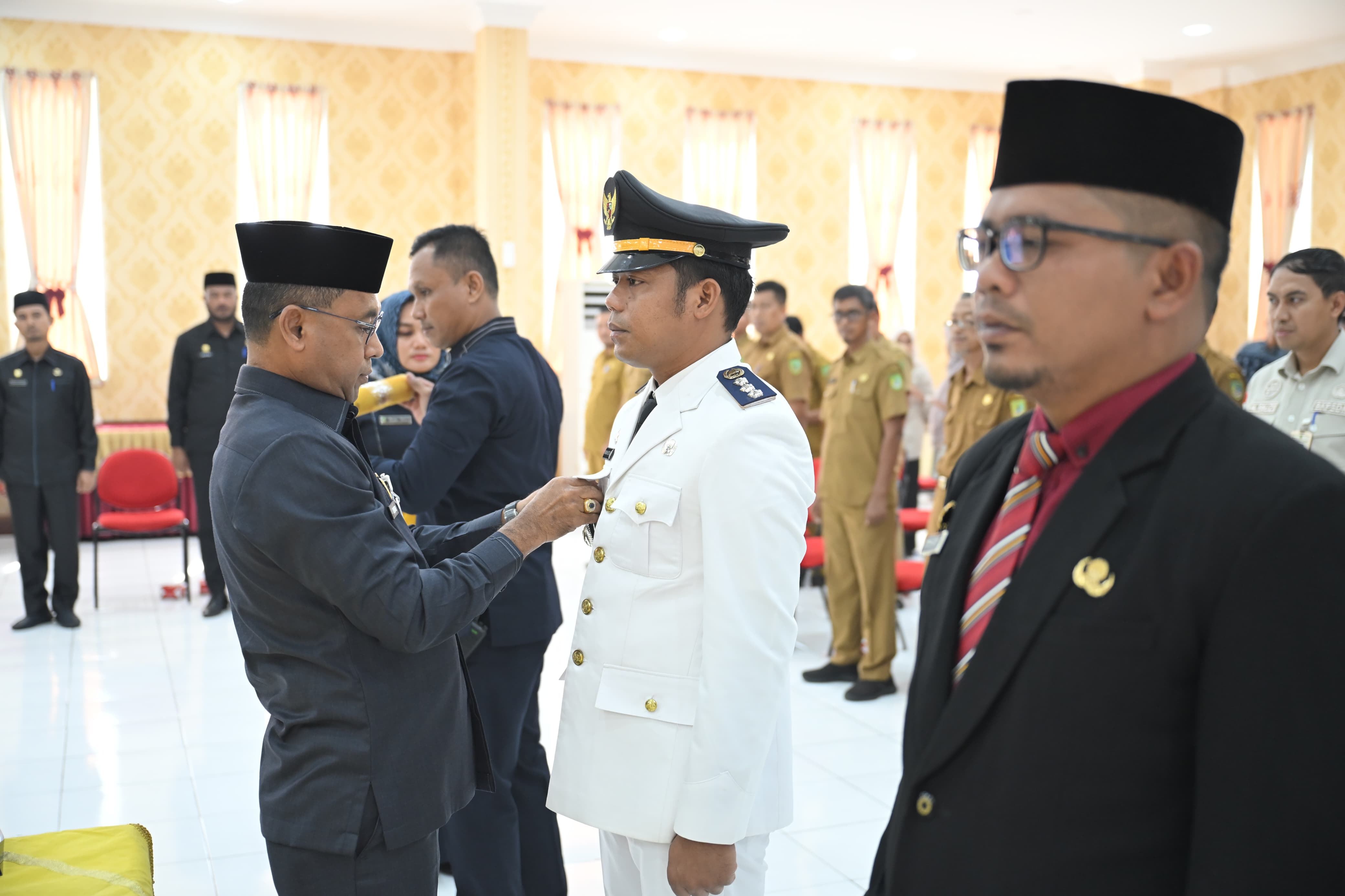 Sekda Rohil Lantik Dua Pejabat Administrator