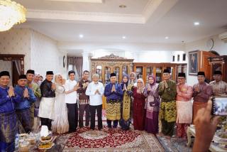 Lebaran Hari Ketiga, Abdul Wahid Tutup Kunjungan ke Kediaman Wan AbubakarÂ 