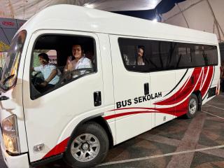 Pemko Pekanbaru Terima Bantuan 2 Unit Bus Sekolah dari Kemenhub RI