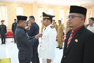 Sekda Rohil Lantik Dua Pejabat Administrator