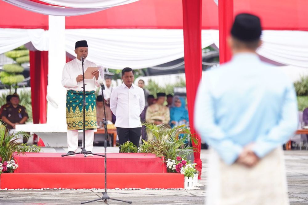 Gubri Abdul Wahid Pimpin Upacara Peringatan Hardiknas Tahun 2025