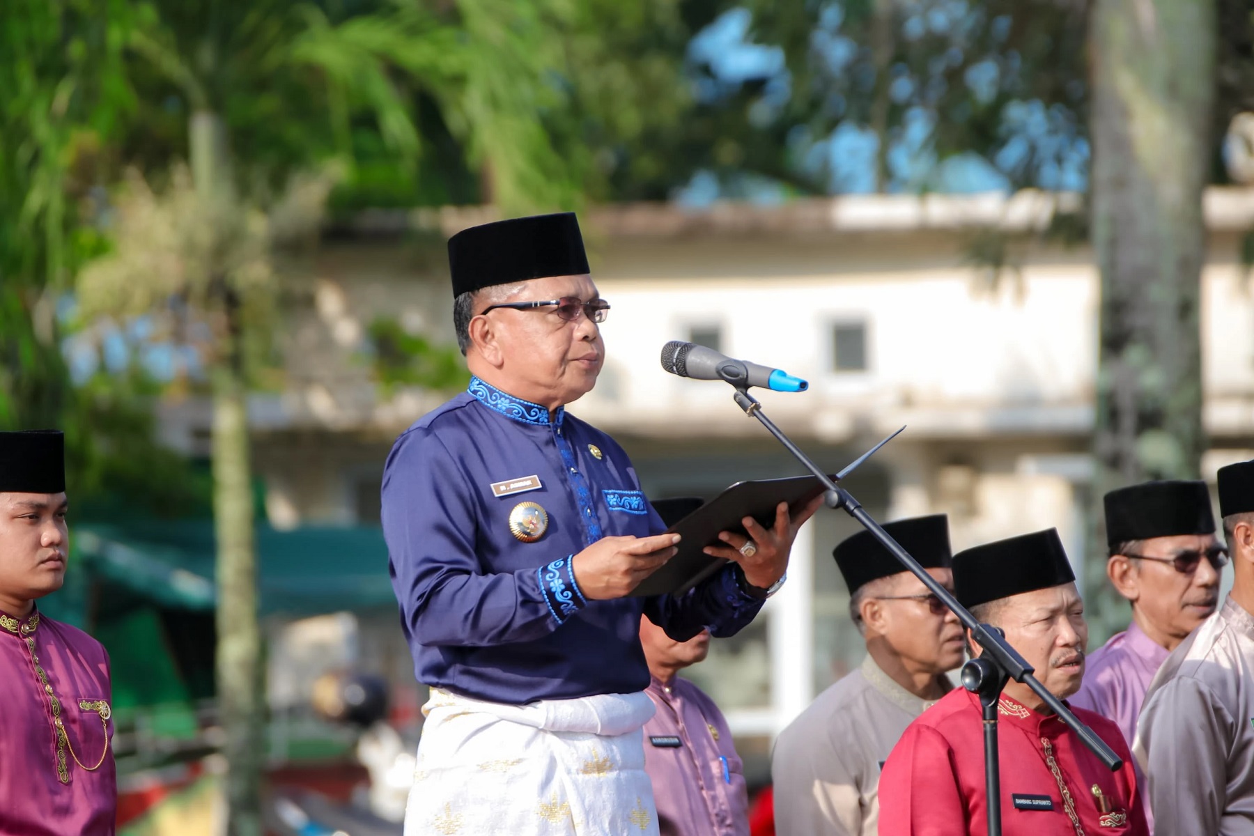 Pimpin Upacara Hardiknas, Bupati Asmar Tekankan Pendidikan Tanpa Diskriminasi