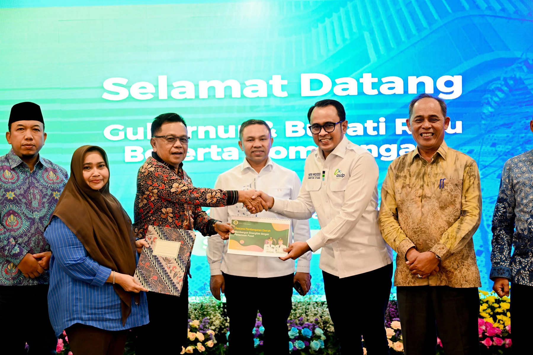 Audiensi Bersama Dirut ASDP, Bupati Asmar Usulkan Trayek Roro Penyeberangan Meranti - Kepri
