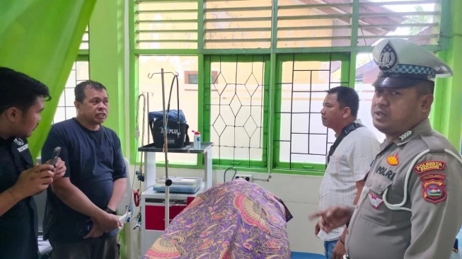 Wisatawan Asal Riau Tewas dalam Insiden Kapal Terbalik di Perairan Sungai Pisang Padang