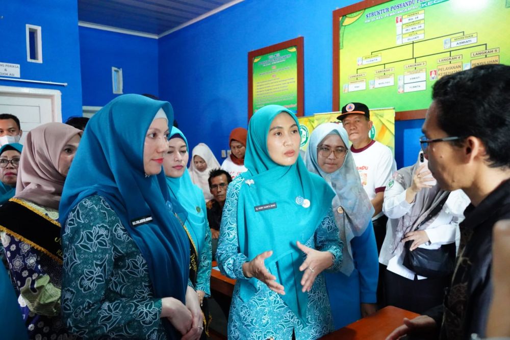 Henny Wahid Kunker ke Posyandu Pematang Kapau, Cek Implementasi 6 SPM