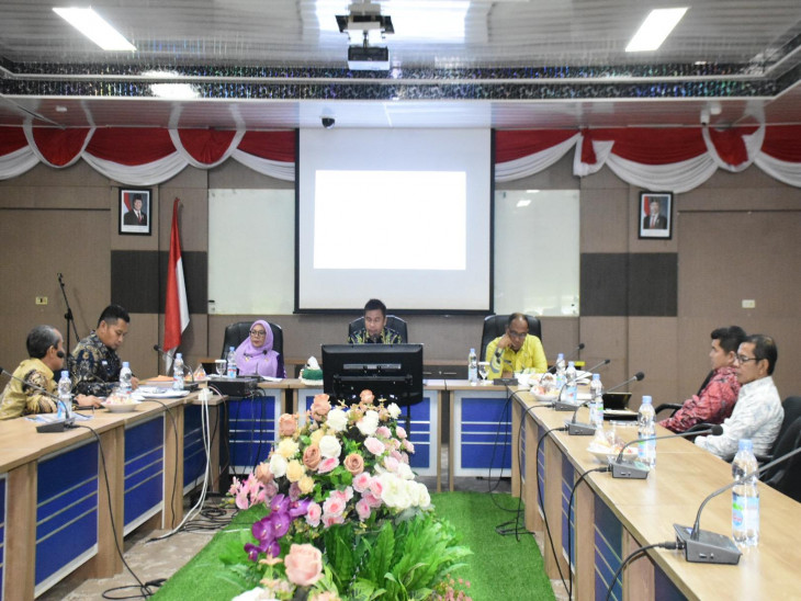 Bupati Kampar Rapat Kerja dengan PD Kampar Aneka Karya