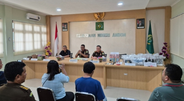 Kantor PT DOK & Perkapalan Waiame Ambon Digeledah, Penyidik Sita Barang Bukti dan Dokumen