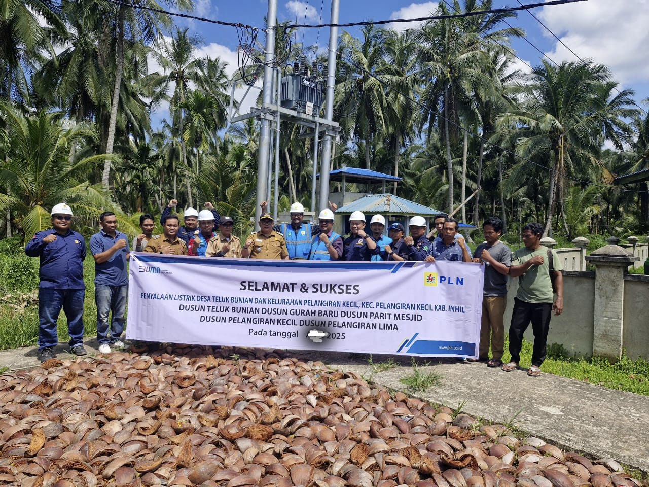 Listrik Resmi Mengalir di Pelangiran dan Teluk Bunian, Warga Akhirnya Rasakan Terangnya Setelah Pulu