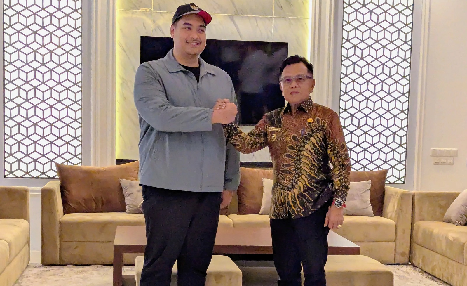 Bertemu Menpora, Bupati Asmar Sampaikan Usulan Rehab Stadion Mahmud Jalal