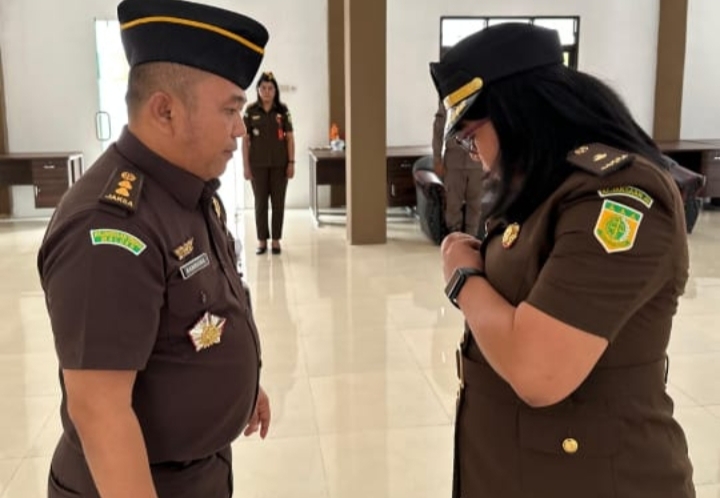 Sesca Taberima. S.H., M.H., Jabat kasi Datun, Ini Pesan Plt Kajari SBB