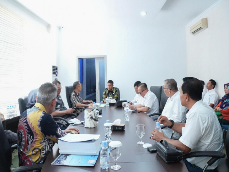 Audiensi dengan Pengusaha, Bupati Kampar Tegas akan Mempermudah dan Cepat Pengurusan Izinnya