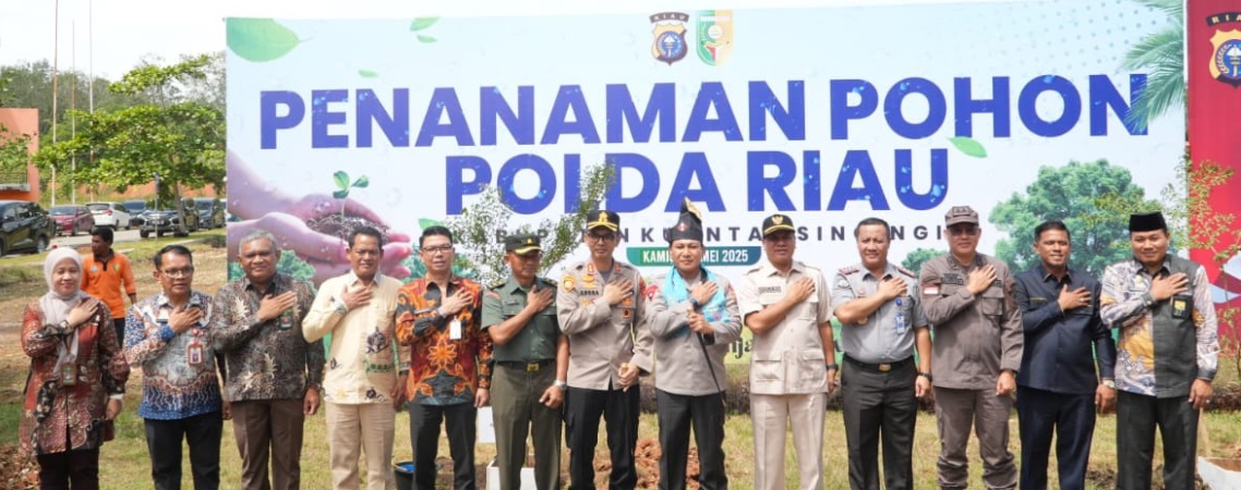 Bersama Kapolda Riau, Bupati Kuansing Luncurkan Gerakan Masyarakat Cinta Lingkungan