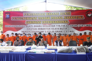 Polda Riau Musnahkan 119 Kg Sabu, Ribuan Butir Ekstasi, Heroin, dan Ganja