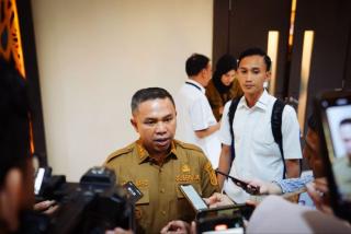 Gubri Abdul Wahid Lobi Menteri Investasi Minta Rel Kereta Batubara dan Bendungan