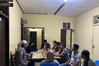 Heboh Pernikahan Warga Kelamin Ganda, Sempat Dikira Sesama JenisÂ 