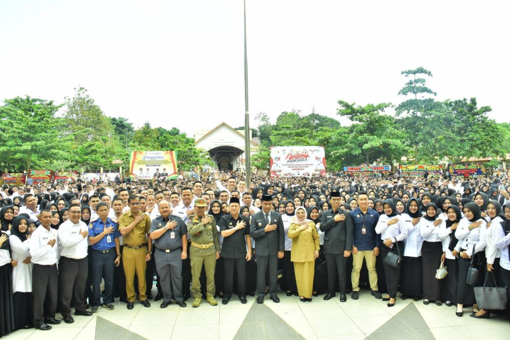 Tangis Haru dan Senyum Bahagia Iringi Pelantikan 175 CPNS dan 2.693 PPPK Kabupaten Kampar