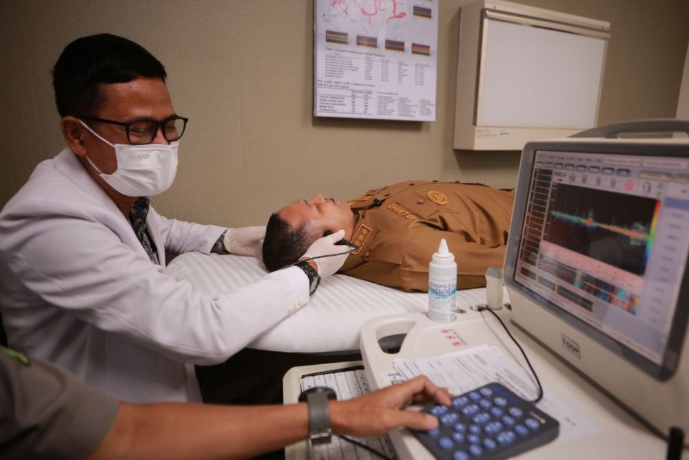 Jaga Kesehatan Otak, Gubri Wahid Pilih RSUD Arifin Achmad untuk Cek Stroke