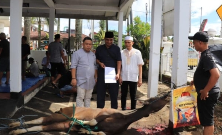 Kajati Agoes SP Bersama Keluarga Besar Kejati Maluku Rayakan Idul Adha 1446 H