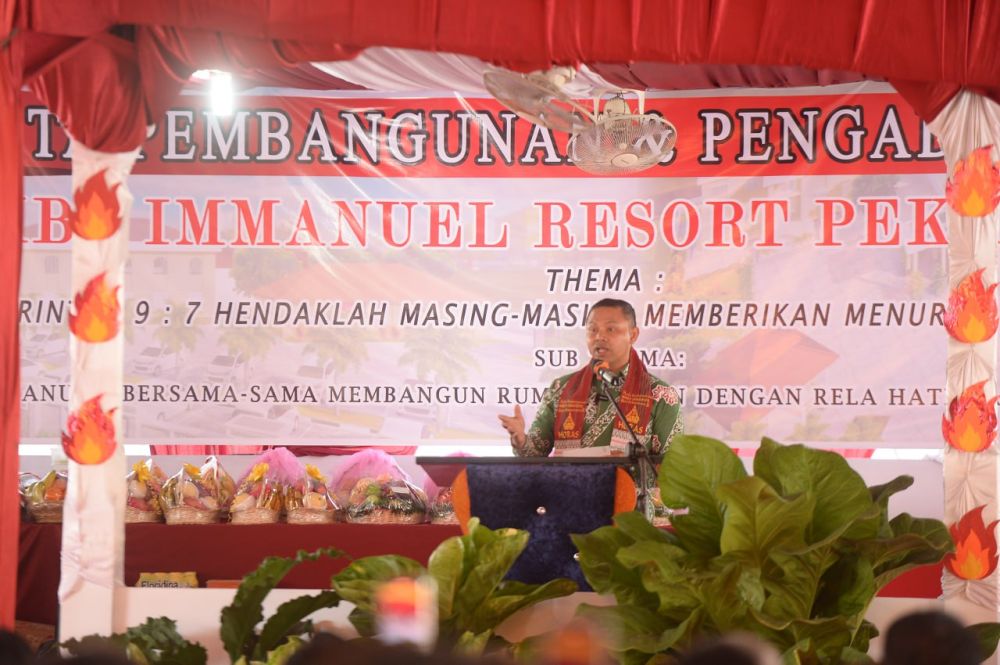 Gubernur Abdul Wahid Tegaskan Pentingnya Toleransi dan Dukungan untuk Rumah Ibadah