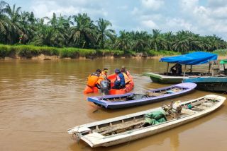 Mandi di Sungai Cenaku, Remaja 13 Tahun di Inhu Hilang Tenggelam