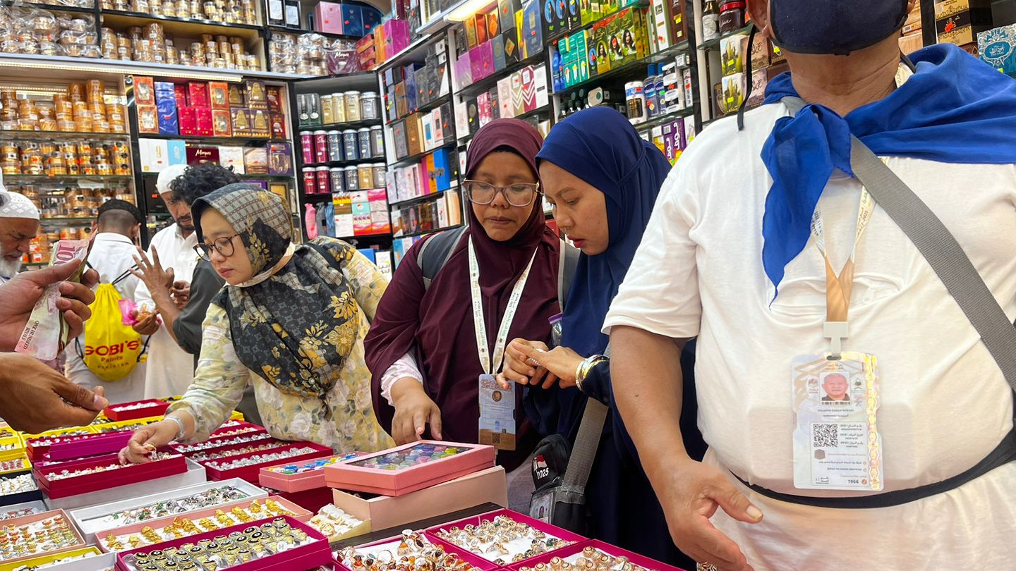 Melihat Keseruan Jemaah Berburu Oleh-oleh di Pasar Kakiyah Makkah