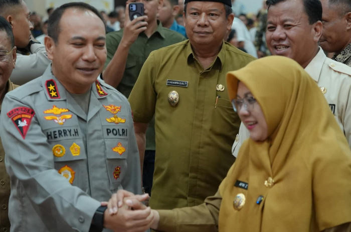 Bupati Siak Afni: Saya Tak Berhutang kepada Cukong dan Perusahaan Manapun!
