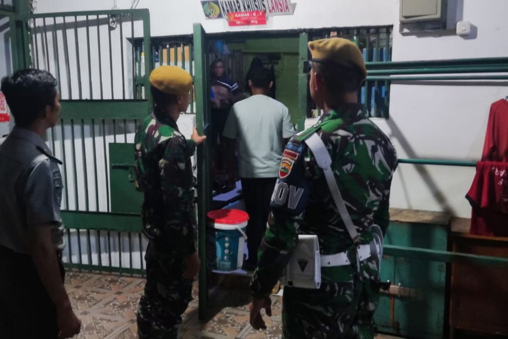 Lapas Pekanbaru dan TNI Gelar Razia Gabungan, Sita Puluhan HP dan Barang Terlarang