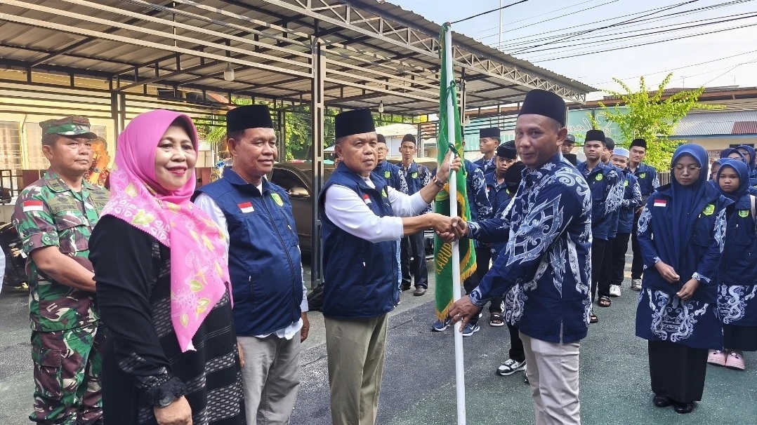 Bupati Kepulauan Meranti Lepas 110 Kafilah MTQ ke-43 Provinsi Riau