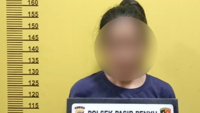 Rumah Tempat Transaksi Sabu di Inhu Digerebek, Ibu Muda Pengedar Ditangkap