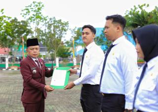 Bupati Asmar Serahkan 177 SK CPNS di Lingkungan Pemkab Meranti