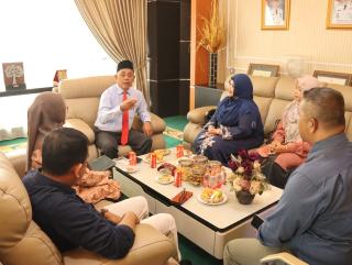 Bupati Inhil Terima Audiensi Rektor Universitas Abdurab, Siap Terapkan Teknologi Olah Sampah 